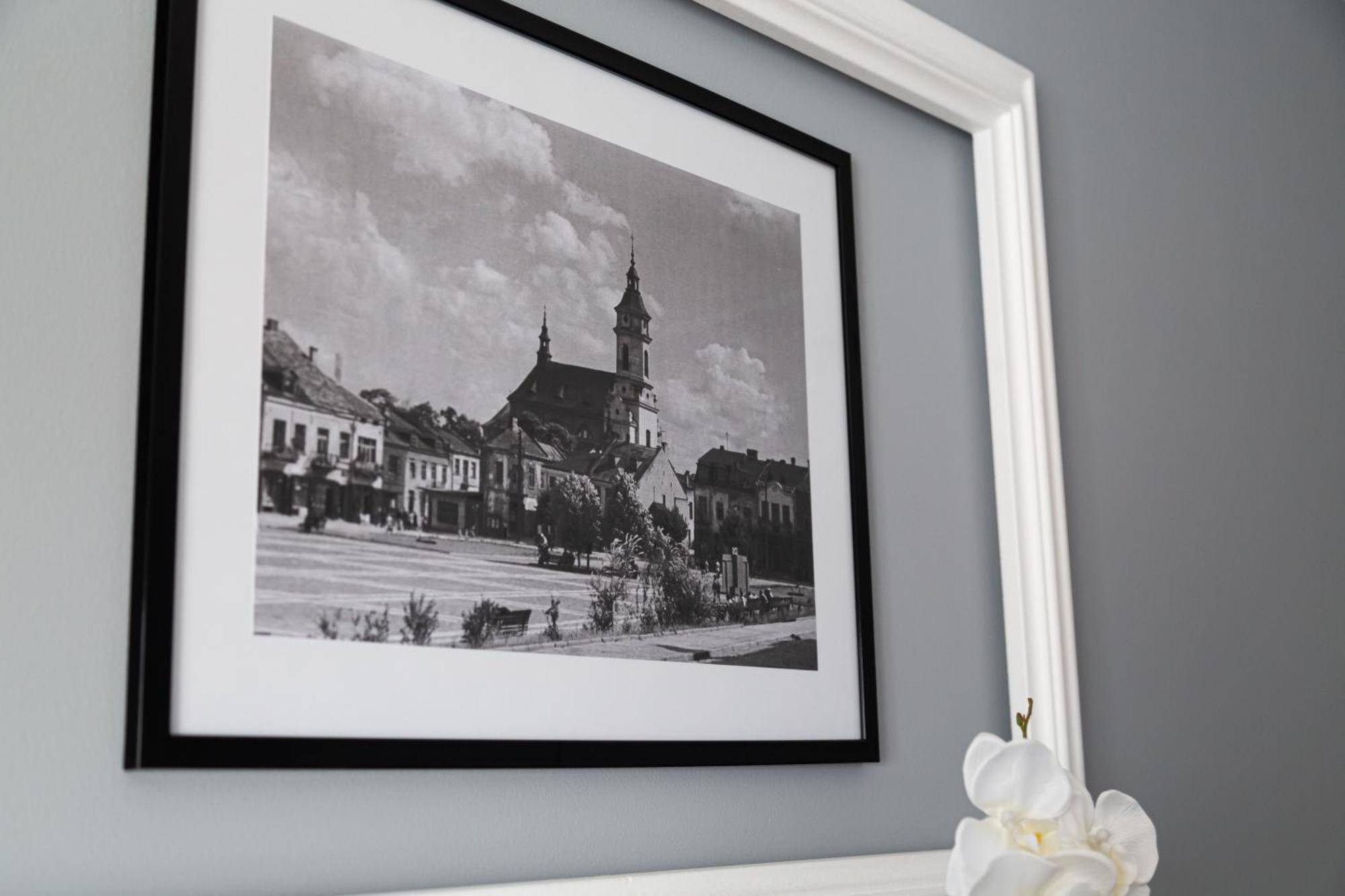 Apartament Rynek 10 Ostrowiec Świętokrzyski Buitenkant foto